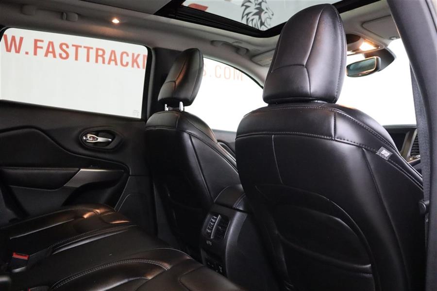 2019 Jeep Cherokee LATITUDE PLUS, available for sale in Paterson, New Jersey | Fast Track Motors. Paterson, New Jersey 2019 Jeep Cherokee LATITUDE PLUS, available for sale in Paterson, New Jersey | Fast Track Motors. Paterson, New Jersey