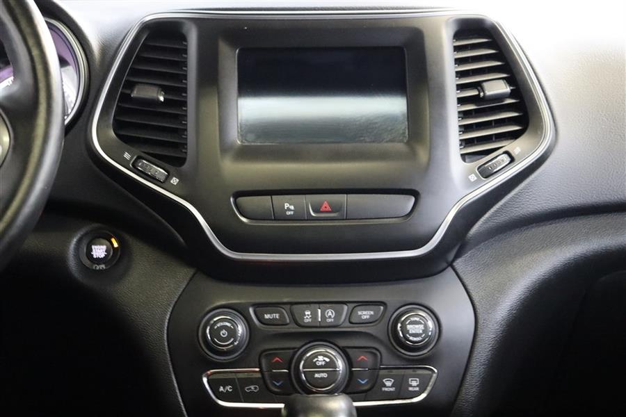 2019 Jeep Cherokee LATITUDE PLUS, available for sale in Paterson, New Jersey | Fast Track Motors. Paterson, New Jersey 2019 Jeep Cherokee LATITUDE PLUS, available for sale in Paterson, New Jersey | Fast Track Motors. Paterson, New Jersey