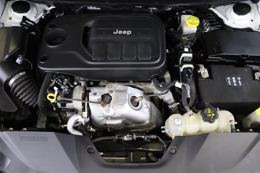 2019 Jeep Cherokee LATITUDE PLUS, available for sale in Paterson, New Jersey | Fast Track Motors. Paterson, New Jersey 2019 Jeep Cherokee LATITUDE PLUS, available for sale in Paterson, New Jersey | Fast Track Motors. Paterson, New Jersey