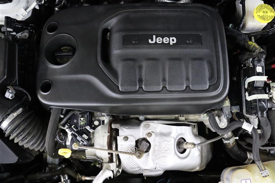 2019 Jeep Cherokee LATITUDE PLUS, available for sale in Paterson, New Jersey | Fast Track Motors. Paterson, New Jersey 2019 Jeep Cherokee LATITUDE PLUS, available for sale in Paterson, New Jersey | Fast Track Motors. Paterson, New Jersey
