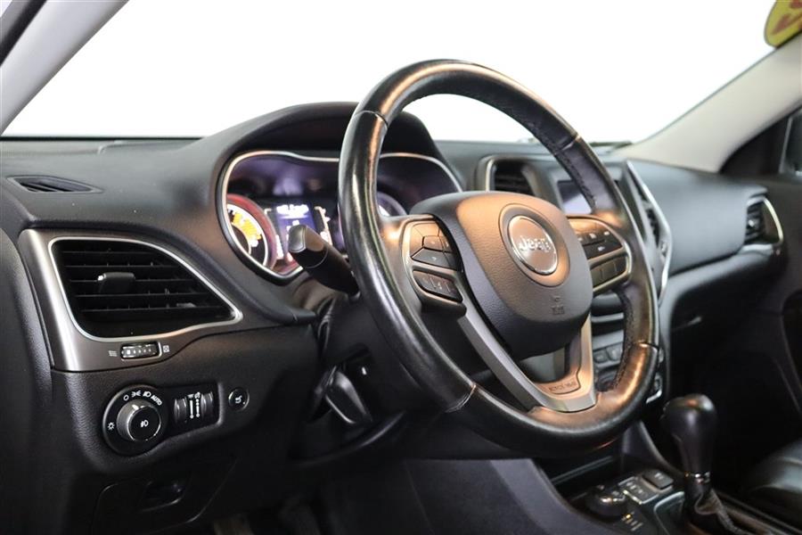 2019 Jeep Cherokee LATITUDE PLUS, available for sale in Paterson, New Jersey | Fast Track Motors. Paterson, New Jersey 2019 Jeep Cherokee LATITUDE PLUS, available for sale in Paterson, New Jersey | Fast Track Motors. Paterson, New Jersey