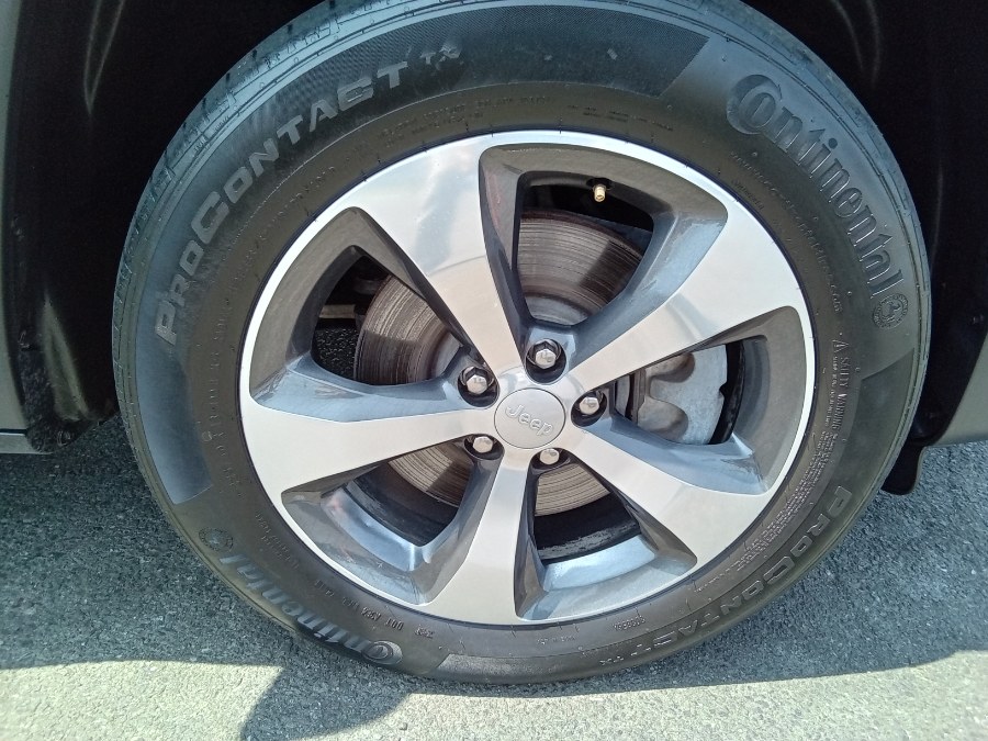 2019 Jeep Cherokee Limited 4x4, available for sale in Irvington, New Jersey | NJ Used Cars Center. Irvington, New Jersey 2019 Jeep Cherokee Limited 4x4, available for sale in Irvington, New Jersey | NJ Used Cars Center. Irvington, New Jersey