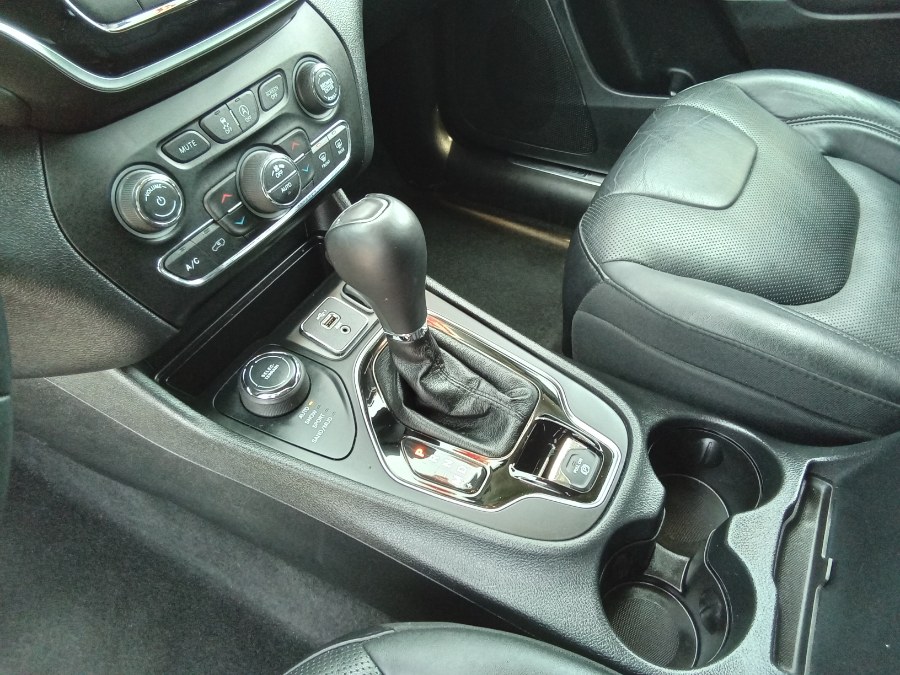 2019 Jeep Cherokee Limited 4x4, available for sale in Irvington, New Jersey | NJ Used Cars Center. Irvington, New Jersey 2019 Jeep Cherokee Limited 4x4, available for sale in Irvington, New Jersey | NJ Used Cars Center. Irvington, New Jersey