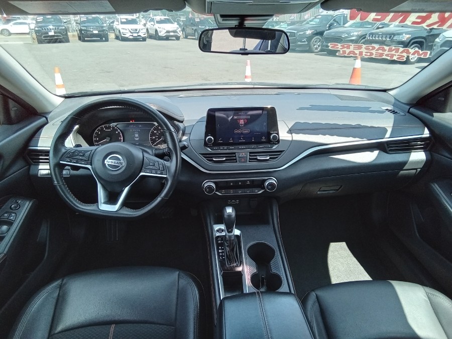 2022 Nissan Altima 2.5 SR Sedan, available for sale in Irvington, New Jersey | NJ Used Cars Center. Irvington, New Jersey 2022 Nissan Altima 2.5 SR Sedan, available for sale in Irvington, New Jersey | NJ Used Cars Center. Irvington, New Jersey