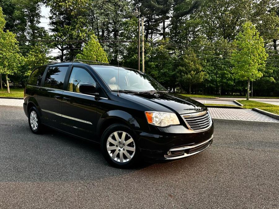 Used 2013 Chrysler Town & Country in Irvington, New Jersey | Chancellor Auto Grp Intl Co. Irvington, New Jersey