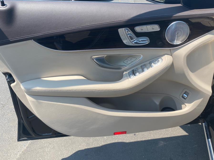 2016 Mercedes-Benz C-Class 4dr Sdn C300 Luxury 4MATIC, available for sale in Canton, Connecticut | Lava Motors 2 Inc. Canton, Connecticut 2016 Mercedes-Benz C-Class 4dr Sdn C300 Luxury 4MATIC, available for sale in Canton, Connecticut | Lava Motors 2 Inc. Canton, Connecticut