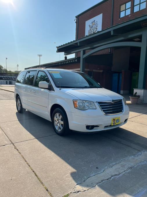 2009 Chrysler Town & Country 4dr Wgn Touring, available for sale in New Britain, Connecticut | Supreme Automotive. New Britain, Connecticut