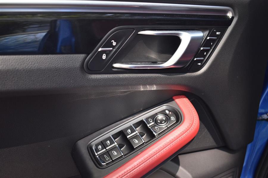 2018 Porsche Macan Base AWD 4dr SUV, available for sale in Great Neck, New York | Camy Cars. Great Neck, New York 2018 Porsche Macan Base AWD 4dr SUV, available for sale in Great Neck, New York | Camy Cars. Great Neck, New York