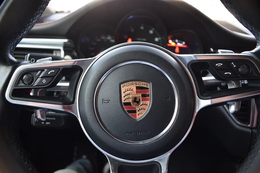 2018 Porsche Macan Base AWD 4dr SUV, available for sale in Great Neck, New York | Camy Cars. Great Neck, New York 2018 Porsche Macan Base AWD 4dr SUV, available for sale in Great Neck, New York | Camy Cars. Great Neck, New York