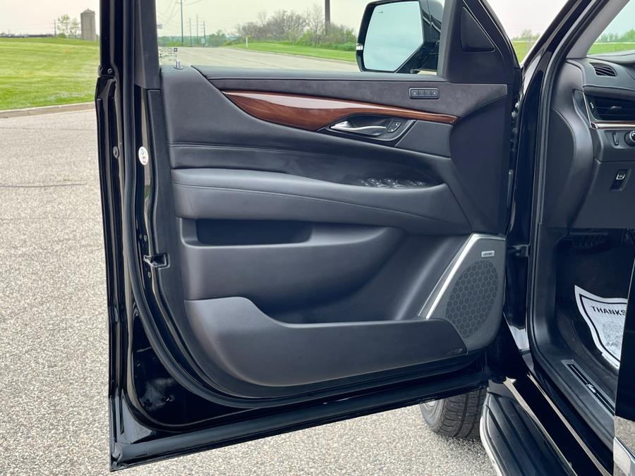 2020 Cadillac Escalade 4WD 4dr Premium Luxury, available for sale in Darien, Wisconsin | Geneva Motor Cars. Darien, Wisconsin 2020 Cadillac Escalade 4WD 4dr Premium Luxury, available for sale in Darien, Wisconsin | Geneva Motor Cars. Darien, Wisconsin