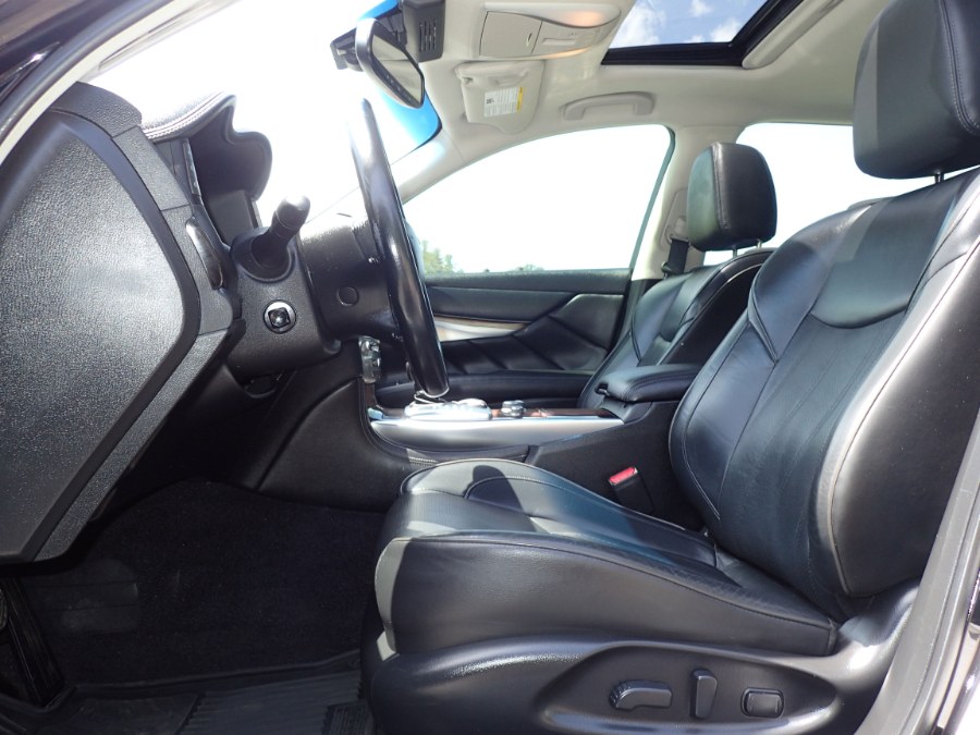 2015 INFINITI Q70L 4dr Sdn V8 AWD, available for sale in Storrs, Connecticut | Eagleville Motors. Storrs, Connecticut 2015 INFINITI Q70L 4dr Sdn V8 AWD, available for sale in Storrs, Connecticut | Eagleville Motors. Storrs, Connecticut