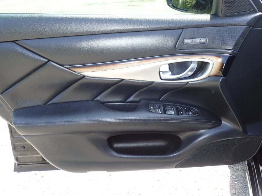 2015 INFINITI Q70L 4dr Sdn V8 AWD, available for sale in Storrs, Connecticut | Eagleville Motors. Storrs, Connecticut 2015 INFINITI Q70L 4dr Sdn V8 AWD, available for sale in Storrs, Connecticut | Eagleville Motors. Storrs, Connecticut
