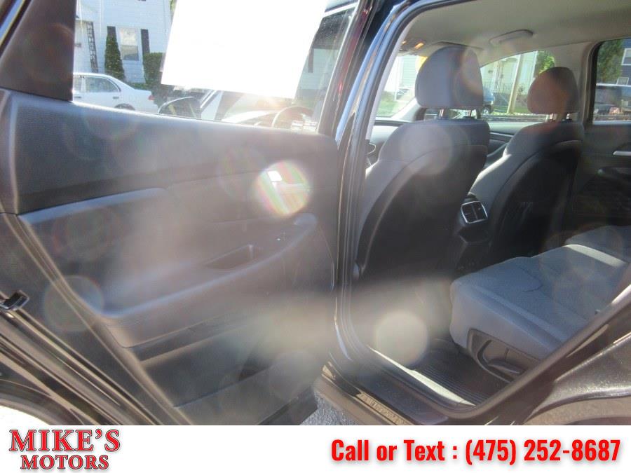 2019 Hyundai Santa Fe SEL 2.4L Auto FWD, available for sale in Stratford, Connecticut | Mike's Motors LLC. Stratford, Connecticut 2019 Hyundai Santa Fe SEL 2.4L Auto FWD, available for sale in Stratford, Connecticut | Mike's Motors LLC. Stratford, Connecticut