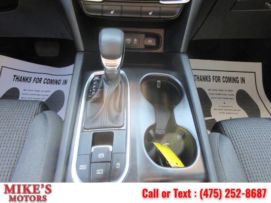 2019 Hyundai Santa Fe SEL 2.4L Auto FWD, available for sale in Stratford, Connecticut | Mike's Motors LLC. Stratford, Connecticut 2019 Hyundai Santa Fe SEL 2.4L Auto FWD, available for sale in Stratford, Connecticut | Mike's Motors LLC. Stratford, Connecticut