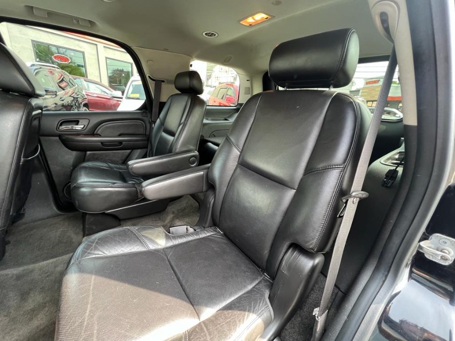 2008 Cadillac Escalade AWD 4dr, available for sale in Peabody, Massachusetts | New Star Motors. Peabody, Massachusetts 2008 Cadillac Escalade AWD 4dr, available for sale in Peabody, Massachusetts | New Star Motors. Peabody, Massachusetts