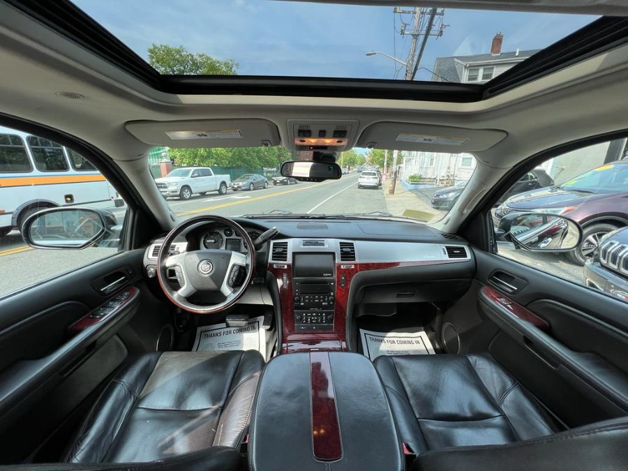 2008 Cadillac Escalade AWD 4dr, available for sale in Peabody, Massachusetts | New Star Motors. Peabody, Massachusetts 2008 Cadillac Escalade AWD 4dr, available for sale in Peabody, Massachusetts | New Star Motors. Peabody, Massachusetts