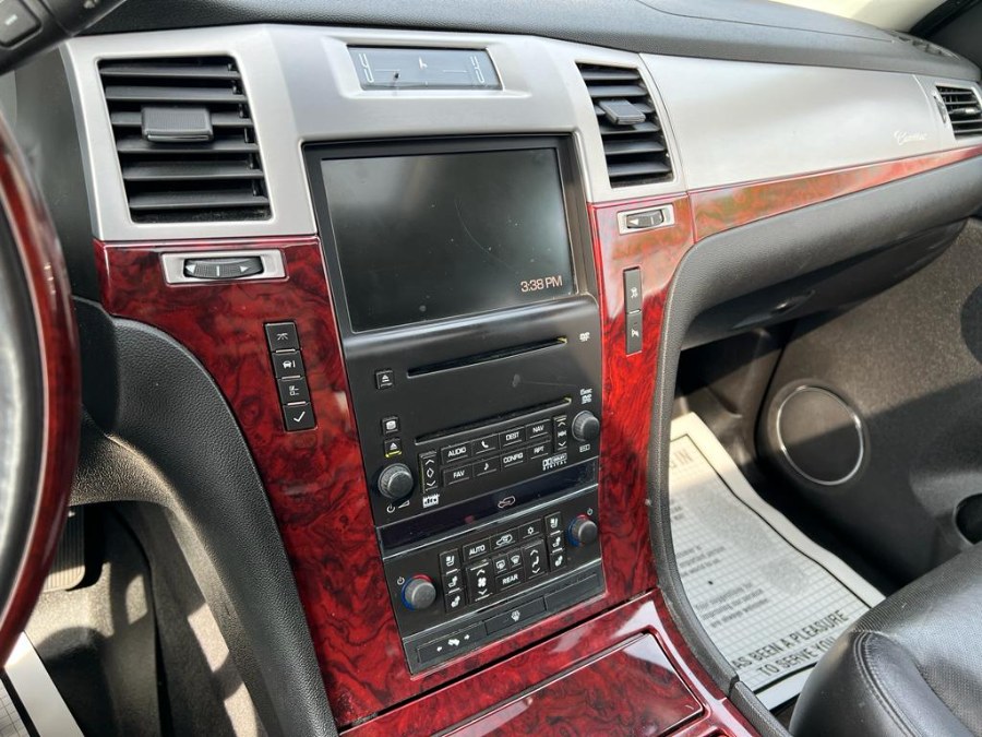 2008 Cadillac Escalade AWD 4dr, available for sale in Peabody, Massachusetts | New Star Motors. Peabody, Massachusetts 2008 Cadillac Escalade AWD 4dr, available for sale in Peabody, Massachusetts | New Star Motors. Peabody, Massachusetts