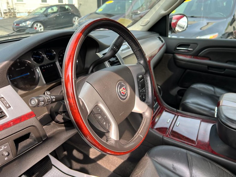 2008 Cadillac Escalade AWD 4dr, available for sale in Peabody, Massachusetts | New Star Motors. Peabody, Massachusetts 2008 Cadillac Escalade AWD 4dr, available for sale in Peabody, Massachusetts | New Star Motors. Peabody, Massachusetts