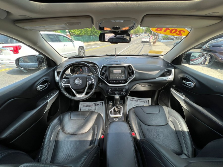 2018 Jeep Cherokee Overland 4x4, available for sale in Peabody, Massachusetts | New Star Motors. Peabody, Massachusetts 2018 Jeep Cherokee Overland 4x4, available for sale in Peabody, Massachusetts | New Star Motors. Peabody, Massachusetts