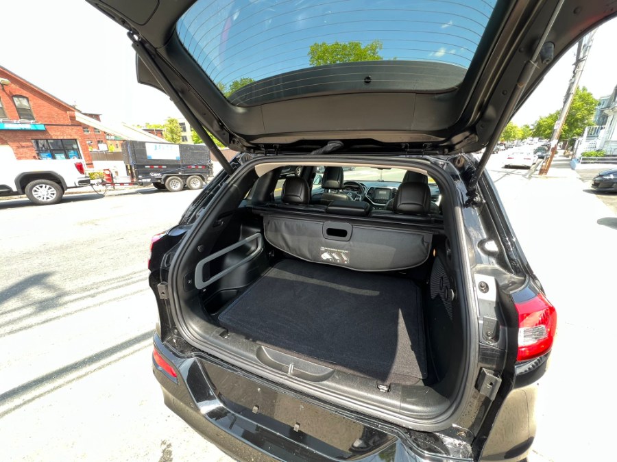 2018 Jeep Cherokee Overland 4x4, available for sale in Peabody, Massachusetts | New Star Motors. Peabody, Massachusetts 2018 Jeep Cherokee Overland 4x4, available for sale in Peabody, Massachusetts | New Star Motors. Peabody, Massachusetts