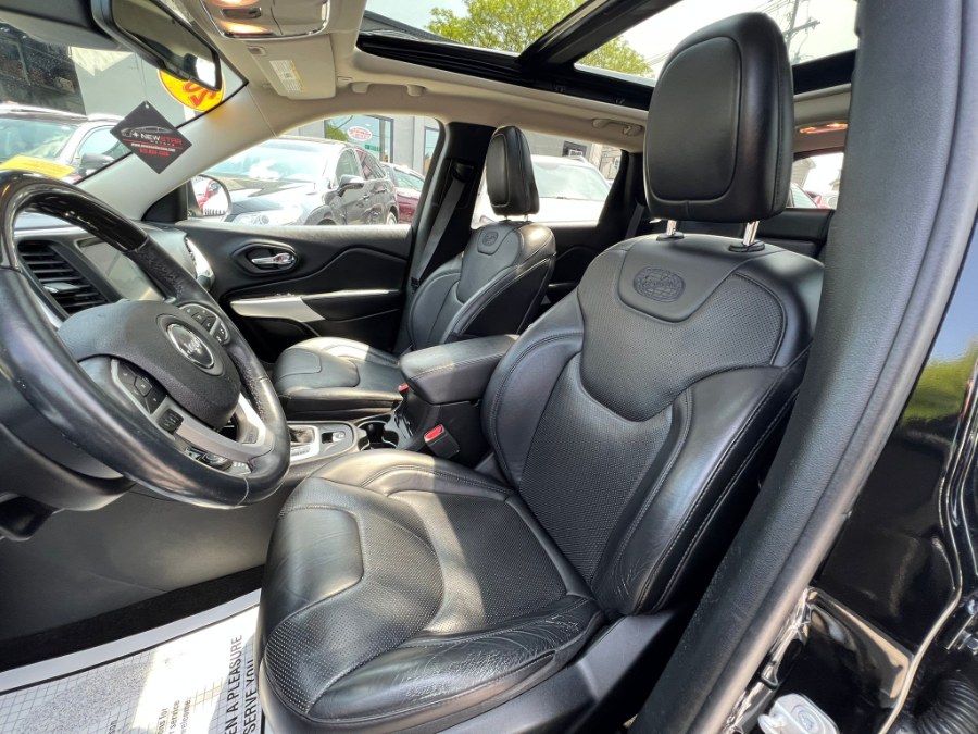 2018 Jeep Cherokee Overland 4x4, available for sale in Peabody, Massachusetts | New Star Motors. Peabody, Massachusetts 2018 Jeep Cherokee Overland 4x4, available for sale in Peabody, Massachusetts | New Star Motors. Peabody, Massachusetts