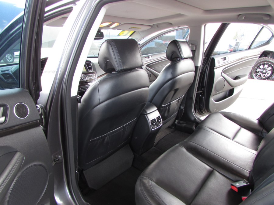 2016 Kia Cadenza 4dr Sdn Premium, available for sale in Orlando, Florida | VIP Auto Enterprise, Inc. Orlando, Florida 2016 Kia Cadenza 4dr Sdn Premium, available for sale in Orlando, Florida | VIP Auto Enterprise, Inc. Orlando, Florida