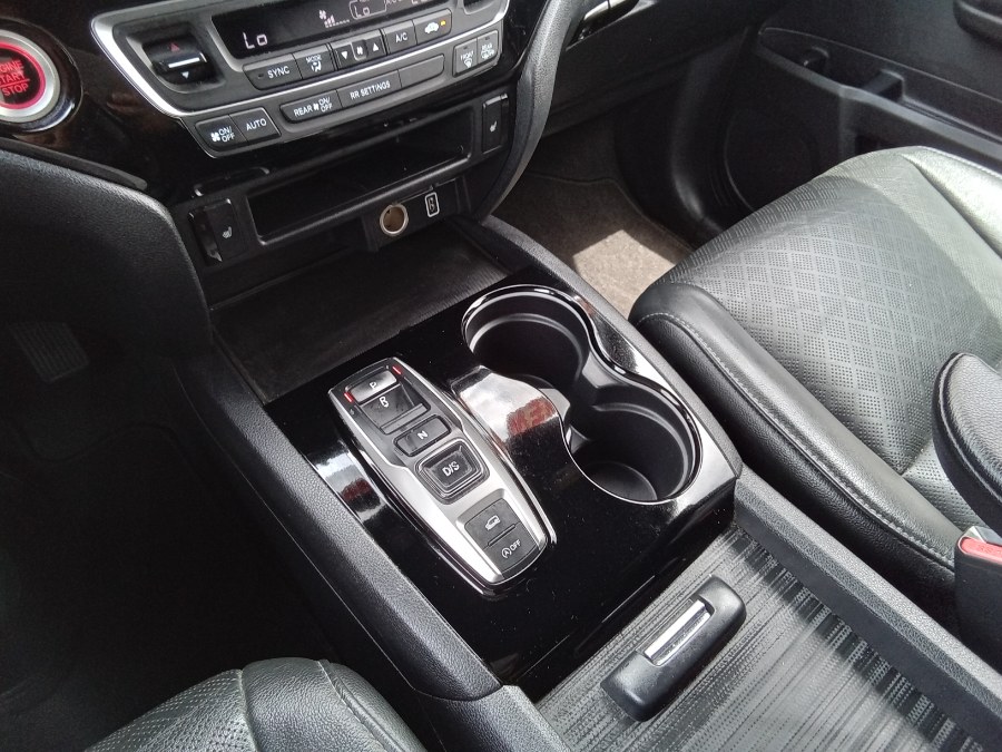 2019 Honda Passport Touring AWD, available for sale in Irvington, New Jersey | NJ Used Cars Center. Irvington, New Jersey 2019 Honda Passport Touring AWD, available for sale in Irvington, New Jersey | NJ Used Cars Center. Irvington, New Jersey