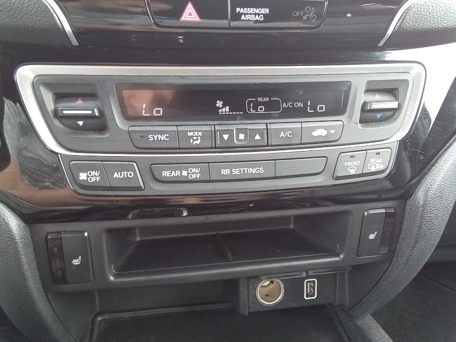 2019 Honda Passport Touring AWD, available for sale in Irvington, New Jersey | NJ Used Cars Center. Irvington, New Jersey 2019 Honda Passport Touring AWD, available for sale in Irvington, New Jersey | NJ Used Cars Center. Irvington, New Jersey