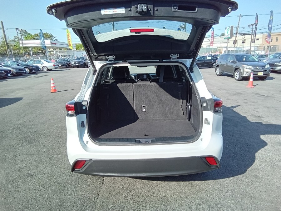 2022 Toyota Highlander XLE FWD (Natl), available for sale in Irvington, New Jersey | NJ Used Cars Center. Irvington, New Jersey 2022 Toyota Highlander XLE FWD (Natl), available for sale in Irvington, New Jersey | NJ Used Cars Center. Irvington, New Jersey