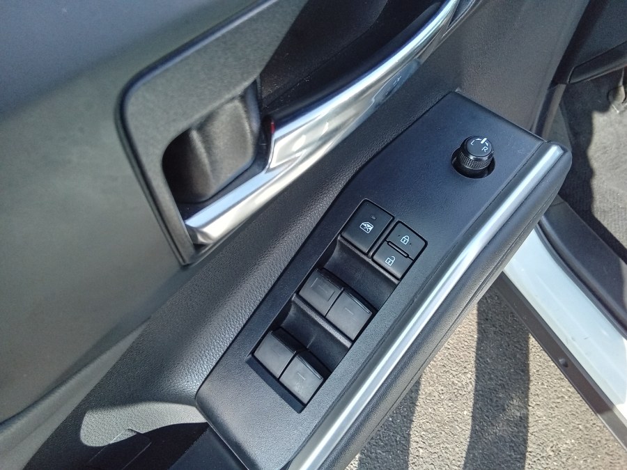 2022 Toyota Highlander XLE FWD (Natl), available for sale in Irvington, New Jersey | NJ Used Cars Center. Irvington, New Jersey 2022 Toyota Highlander XLE FWD (Natl), available for sale in Irvington, New Jersey | NJ Used Cars Center. Irvington, New Jersey