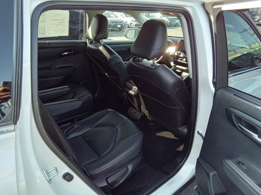2022 Toyota Highlander XLE FWD (Natl), available for sale in Irvington, New Jersey | NJ Used Cars Center. Irvington, New Jersey 2022 Toyota Highlander XLE FWD (Natl), available for sale in Irvington, New Jersey | NJ Used Cars Center. Irvington, New Jersey