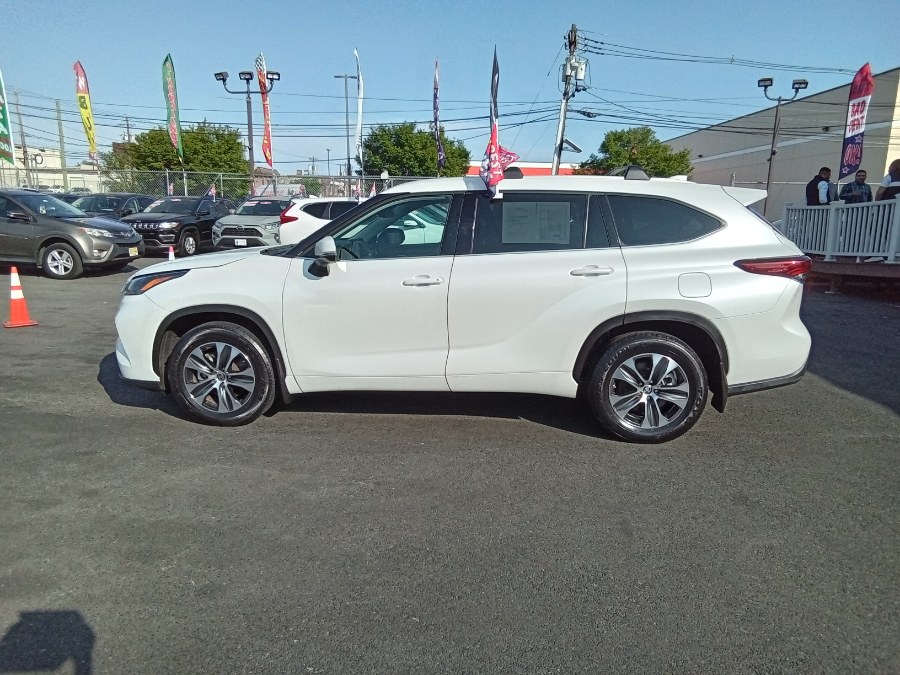 2022 Toyota Highlander XLE FWD (Natl), available for sale in Irvington, New Jersey | NJ Used Cars Center. Irvington, New Jersey 2022 Toyota Highlander XLE FWD (Natl), available for sale in Irvington, New Jersey | NJ Used Cars Center. Irvington, New Jersey