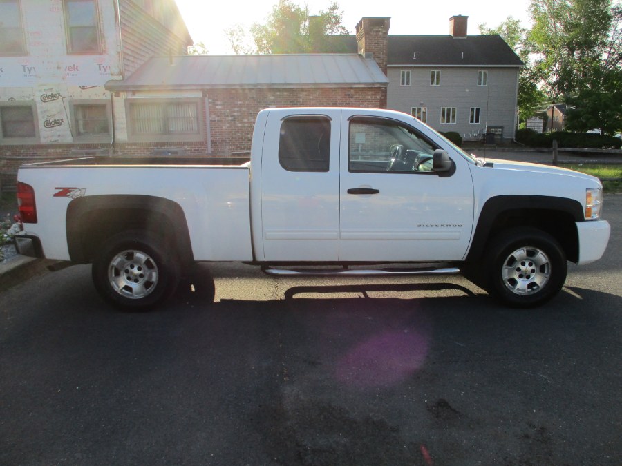 2010 Chevrolet Silverado 1500 4WD Ext Cab 143.5" LT, available for sale in Suffield, Connecticut | Suffield Auto Sales. Suffield, Connecticut 2010 Chevrolet Silverado 1500 4WD Ext Cab 143.5" LT, available for sale in Suffield, Connecticut | Suffield Auto Sales. Suffield, Connecticut