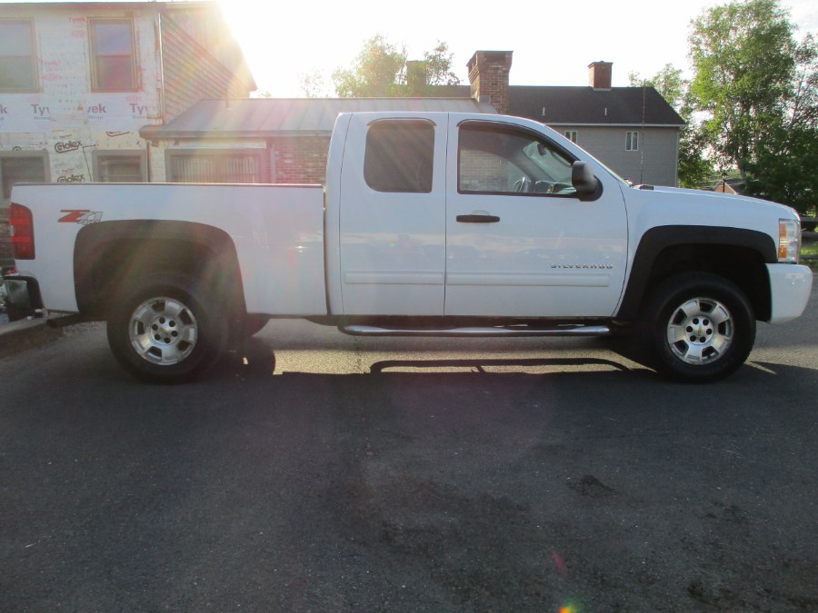2010 Chevrolet Silverado 1500 4WD Ext Cab 143.5" LT, available for sale in Suffield, Connecticut | Suffield Auto Sales. Suffield, Connecticut 2010 Chevrolet Silverado 1500 4WD Ext Cab 143.5" LT, available for sale in Suffield, Connecticut | Suffield Auto Sales. Suffield, Connecticut