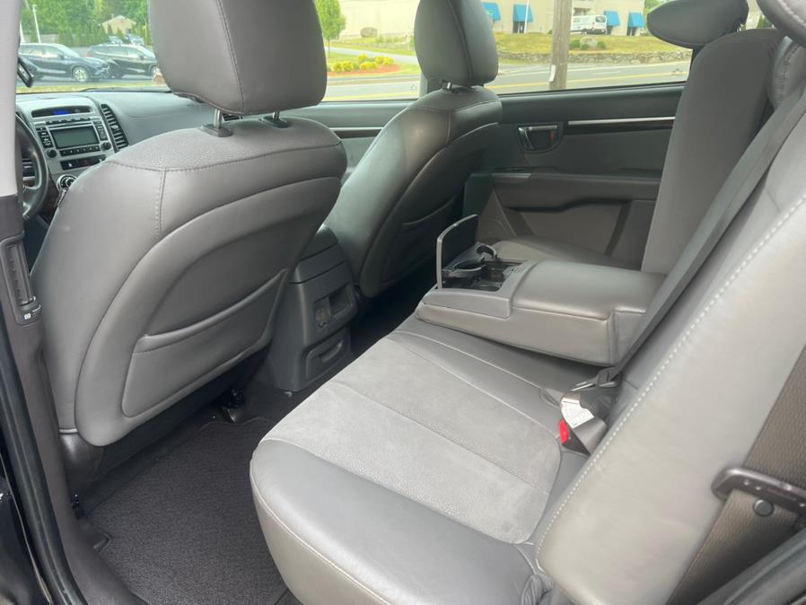 2011 Hyundai Santa Fe AWD 4dr V6 Auto SE *Ltd Avail*, available for sale in Swansea, Massachusetts | Gas On The Run. Swansea, Massachusetts 2011 Hyundai Santa Fe AWD 4dr V6 Auto SE *Ltd Avail*, available for sale in Swansea, Massachusetts | Gas On The Run. Swansea, Massachusetts