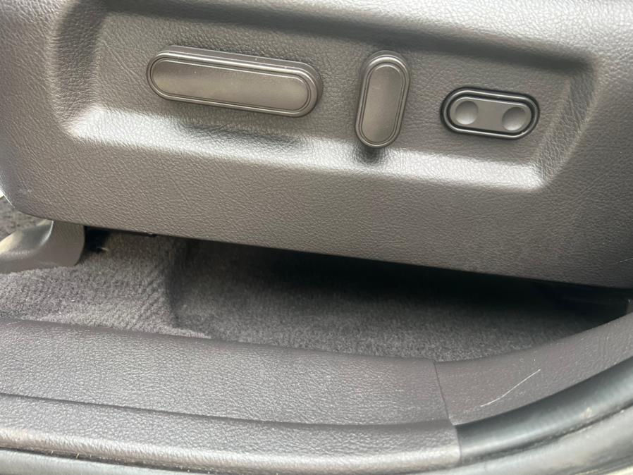 2011 Hyundai Santa Fe AWD 4dr V6 Auto SE *Ltd Avail*, available for sale in Swansea, Massachusetts | Gas On The Run. Swansea, Massachusetts 2011 Hyundai Santa Fe AWD 4dr V6 Auto SE *Ltd Avail*, available for sale in Swansea, Massachusetts | Gas On The Run. Swansea, Massachusetts