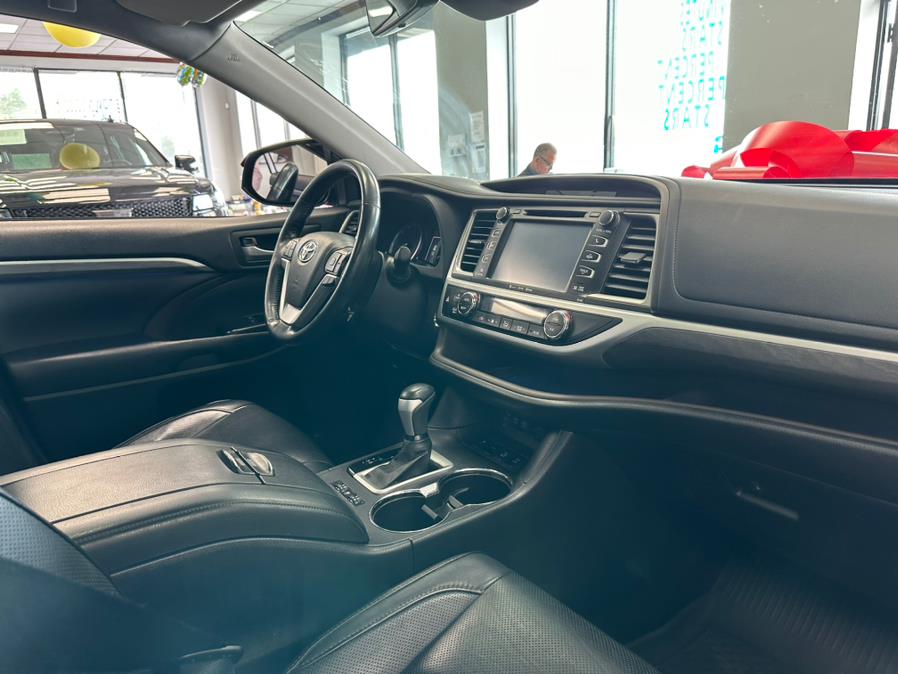 2017 Toyota Highlander Limited Platinum V6 AWD (Natl), available for sale in Inwood, New York | 5 Towns Drive. Inwood, New York 2017 Toyota Highlander Limited Platinum V6 AWD (Natl), available for sale in Inwood, New York | 5 Towns Drive. Inwood, New York