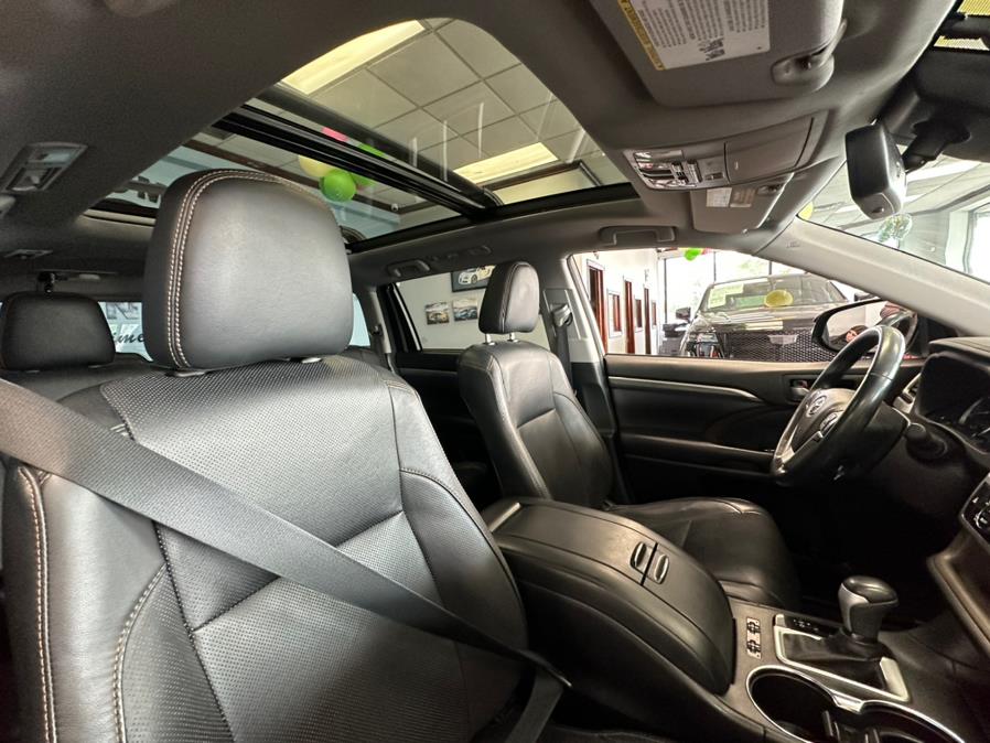2017 Toyota Highlander Limited Platinum V6 AWD (Natl), available for sale in Inwood, New York | 5 Towns Drive. Inwood, New York 2017 Toyota Highlander Limited Platinum V6 AWD (Natl), available for sale in Inwood, New York | 5 Towns Drive. Inwood, New York