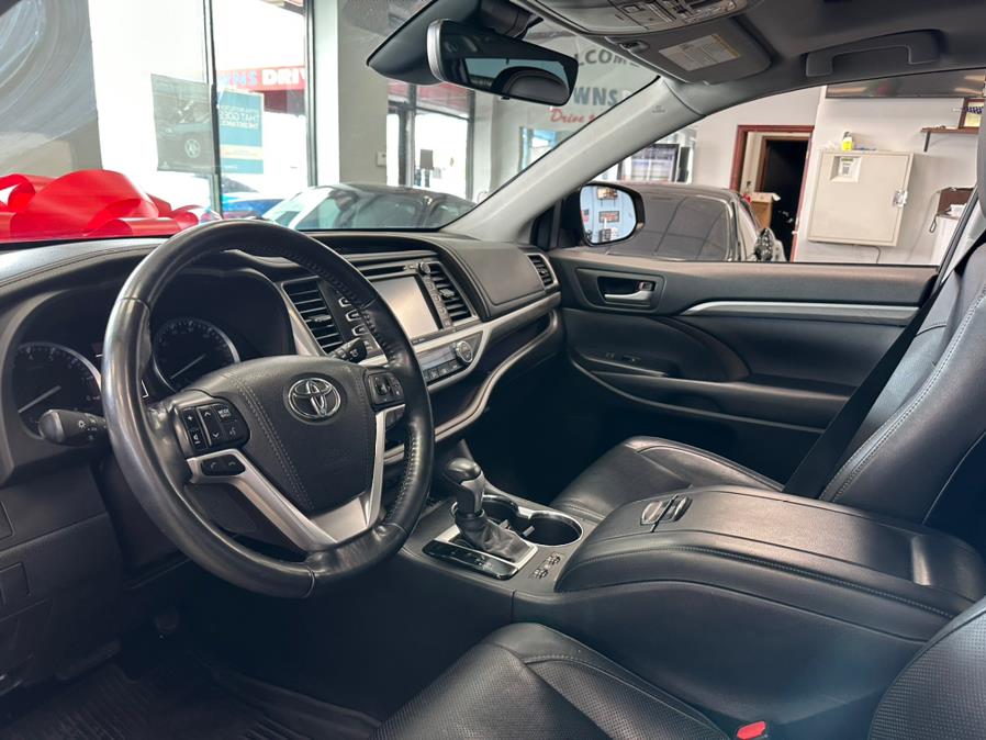 2017 Toyota Highlander Limited Platinum V6 AWD (Natl), available for sale in Inwood, New York | 5 Towns Drive. Inwood, New York 2017 Toyota Highlander Limited Platinum V6 AWD (Natl), available for sale in Inwood, New York | 5 Towns Drive. Inwood, New York