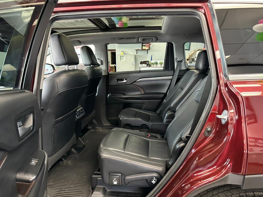 2017 Toyota Highlander Limited Platinum V6 AWD (Natl), available for sale in Inwood, New York | 5 Towns Drive. Inwood, New York 2017 Toyota Highlander Limited Platinum V6 AWD (Natl), available for sale in Inwood, New York | 5 Towns Drive. Inwood, New York