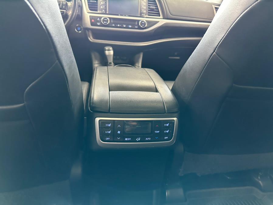 2017 Toyota Highlander Limited Platinum V6 AWD (Natl), available for sale in Inwood, New York | 5 Towns Drive. Inwood, New York 2017 Toyota Highlander Limited Platinum V6 AWD (Natl), available for sale in Inwood, New York | 5 Towns Drive. Inwood, New York