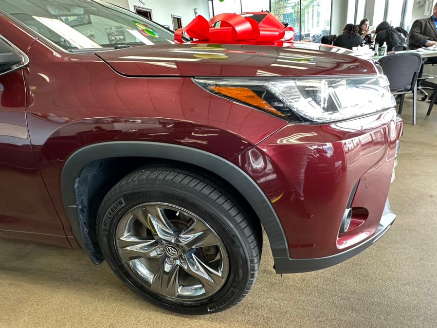 2017 Toyota Highlander Limited Platinum V6 AWD (Natl), available for sale in Inwood, New York | 5 Towns Drive. Inwood, New York 2017 Toyota Highlander Limited Platinum V6 AWD (Natl), available for sale in Inwood, New York | 5 Towns Drive. Inwood, New York