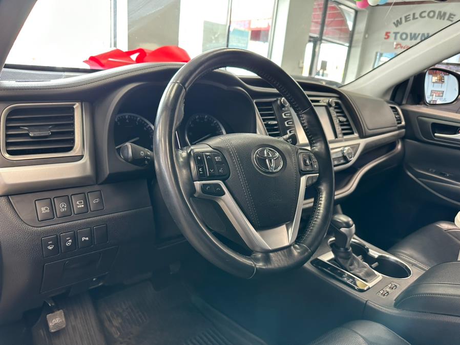 2017 Toyota Highlander Limited Platinum V6 AWD (Natl), available for sale in Inwood, New York | 5 Towns Drive. Inwood, New York 2017 Toyota Highlander Limited Platinum V6 AWD (Natl), available for sale in Inwood, New York | 5 Towns Drive. Inwood, New York