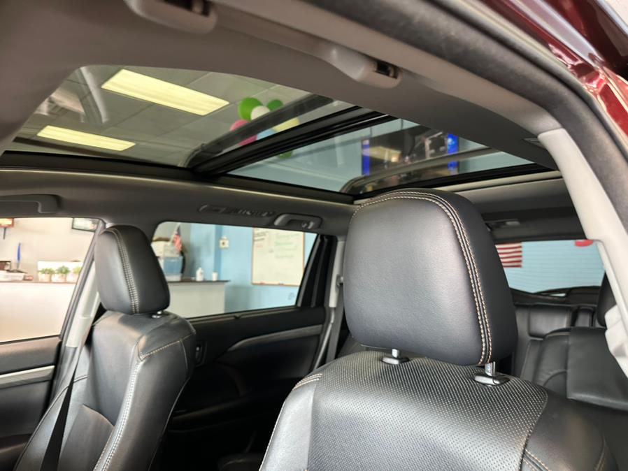 2017 Toyota Highlander Limited Platinum V6 AWD (Natl), available for sale in Inwood, New York | 5 Towns Drive. Inwood, New York 2017 Toyota Highlander Limited Platinum V6 AWD (Natl), available for sale in Inwood, New York | 5 Towns Drive. Inwood, New York