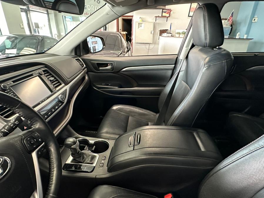 2017 Toyota Highlander Limited Platinum V6 AWD (Natl), available for sale in Inwood, New York | 5 Towns Drive. Inwood, New York 2017 Toyota Highlander Limited Platinum V6 AWD (Natl), available for sale in Inwood, New York | 5 Towns Drive. Inwood, New York