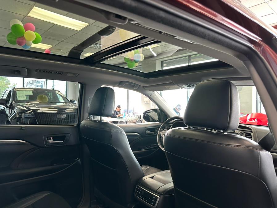 2017 Toyota Highlander Limited Platinum V6 AWD (Natl), available for sale in Inwood, New York | 5 Towns Drive. Inwood, New York 2017 Toyota Highlander Limited Platinum V6 AWD (Natl), available for sale in Inwood, New York | 5 Towns Drive. Inwood, New York