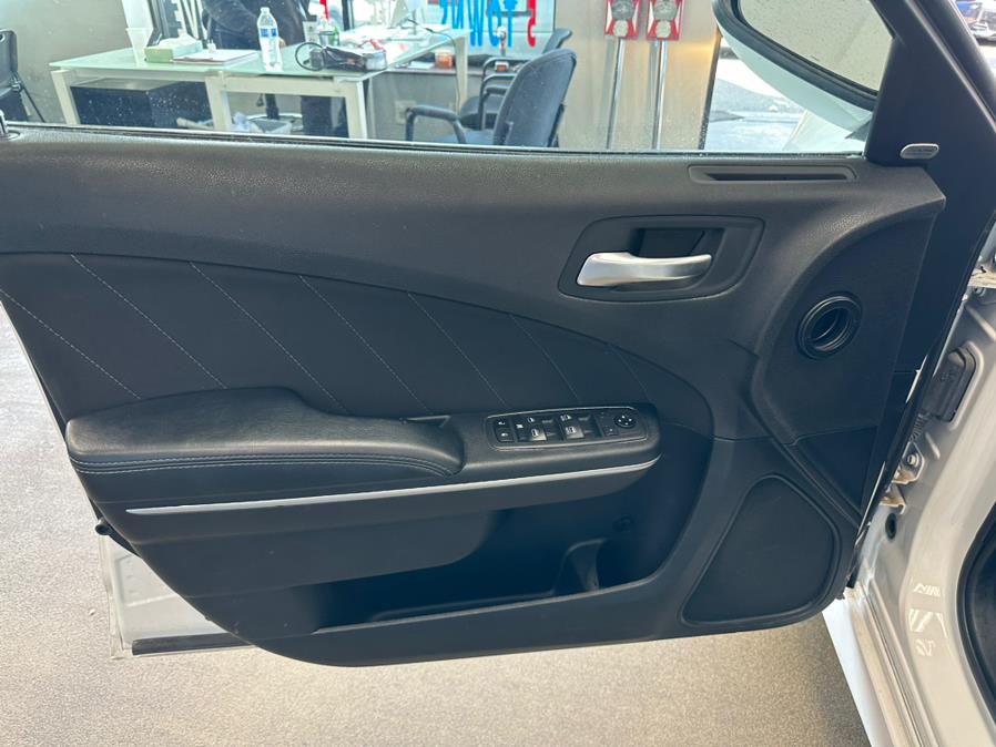 2021 Dodge Charger Hemi R/T RWD, available for sale in Inwood, New York | 5 Towns Drive. Inwood, New York 2021 Dodge Charger Hemi R/T RWD, available for sale in Inwood, New York | 5 Towns Drive. Inwood, New York