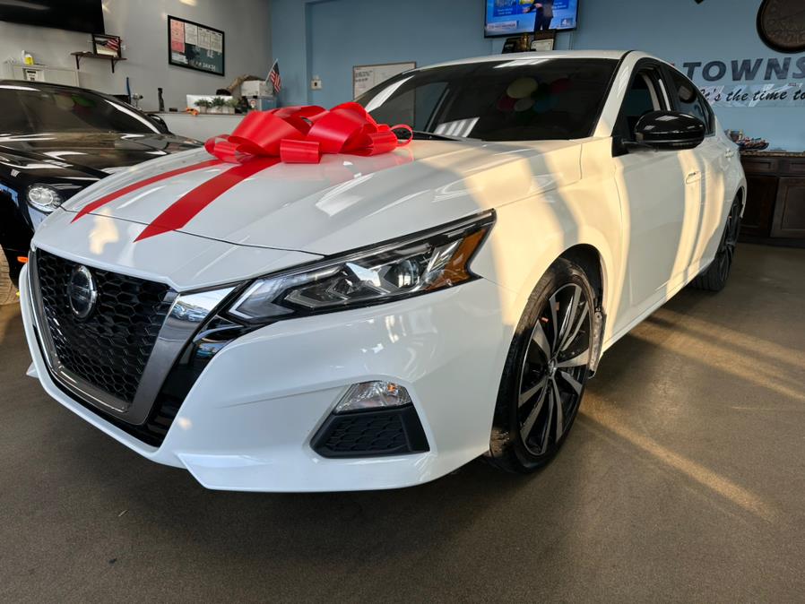 2019 Nissan Altima 2.5 SR Sedan, available for sale in Inwood, New York | 5 Towns Drive. Inwood, New York 2019 Nissan Altima 2.5 SR Sedan, available for sale in Inwood, New York | 5 Towns Drive. Inwood, New York