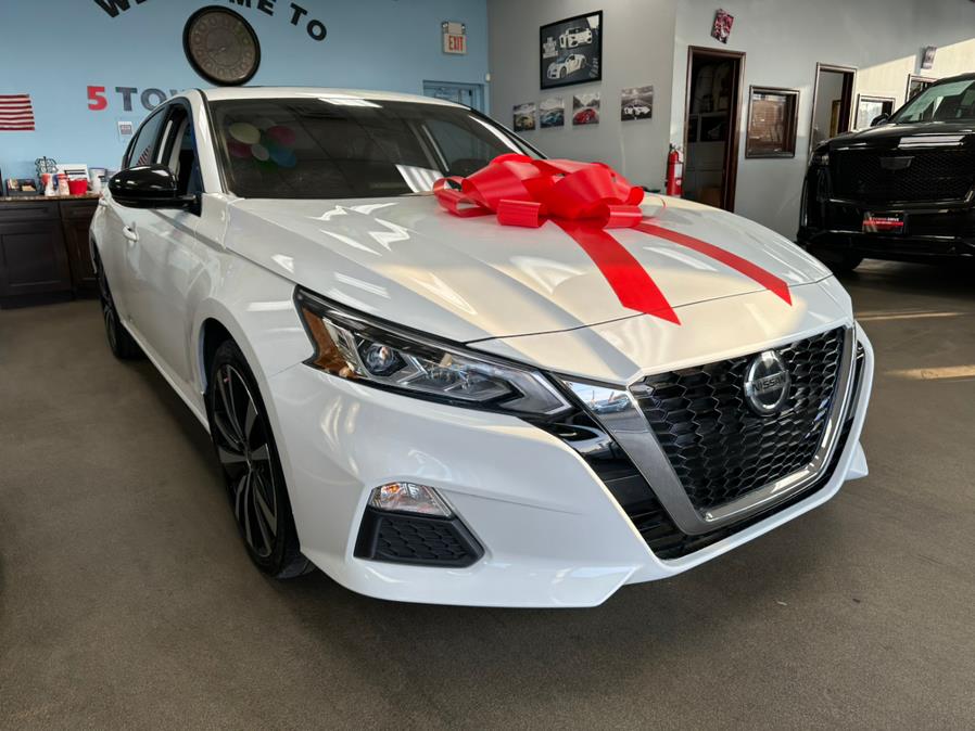 2019 Nissan Altima 2.5 SR Sedan, available for sale in Inwood, New York | 5 Towns Drive. Inwood, New York 2019 Nissan Altima 2.5 SR Sedan, available for sale in Inwood, New York | 5 Towns Drive. Inwood, New York