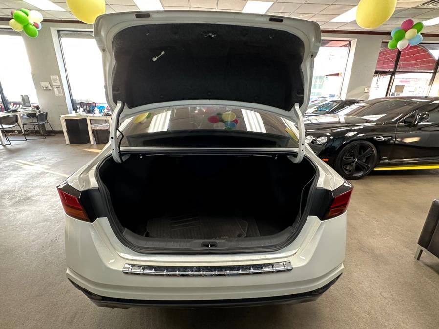 2019 Nissan Altima 2.5 SR Sedan, available for sale in Inwood, New York | 5 Towns Drive. Inwood, New York 2019 Nissan Altima 2.5 SR Sedan, available for sale in Inwood, New York | 5 Towns Drive. Inwood, New York
